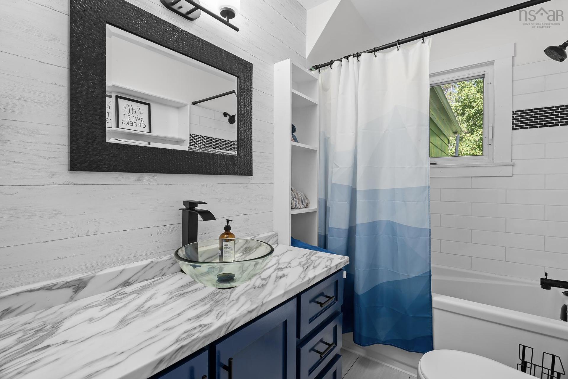 42 Asquith Avenue, Stewiacke, NS - Indoor Photo Showing Bathroom