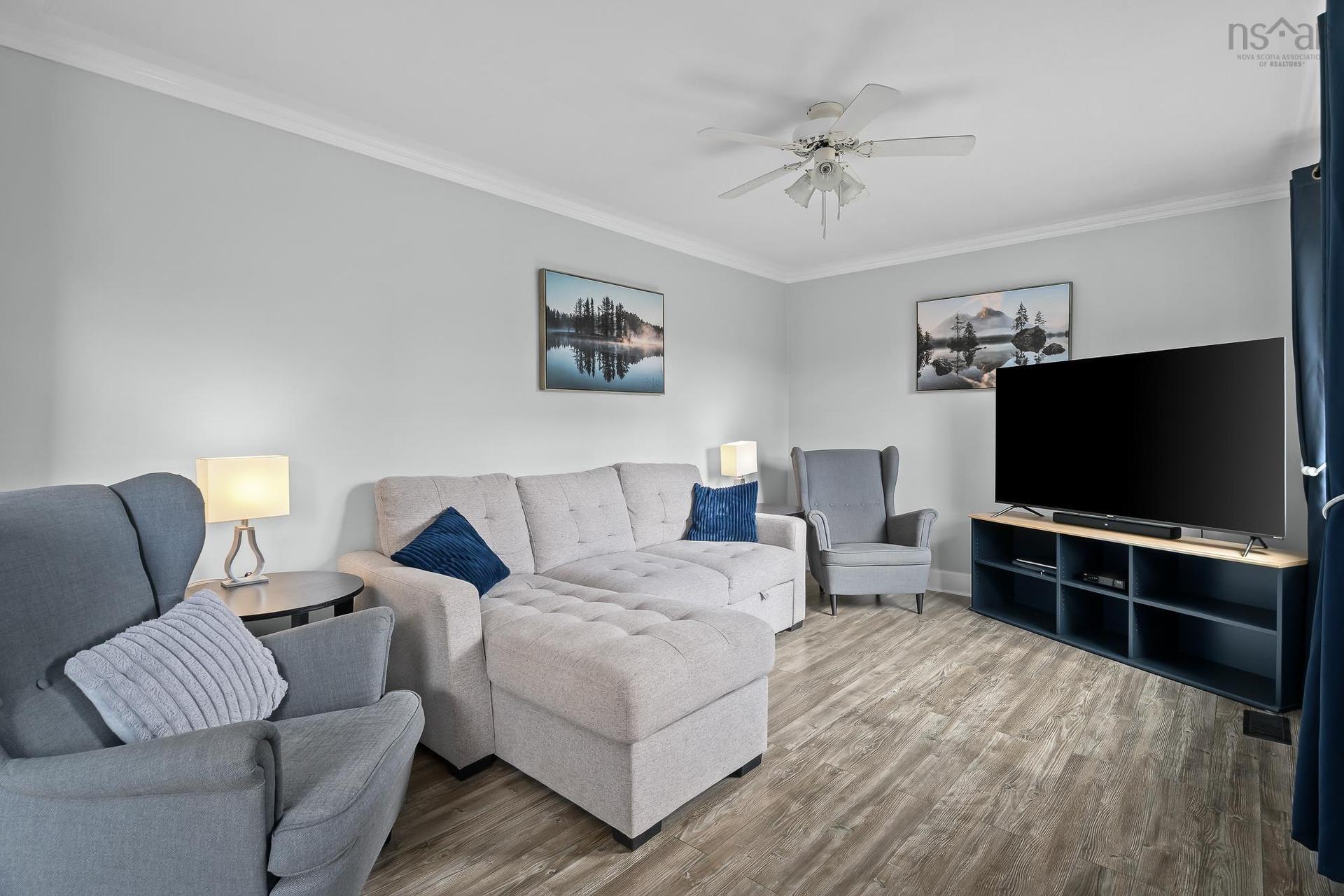 42 Asquith Avenue, Stewiacke, NS - Indoor Photo Showing Living Room