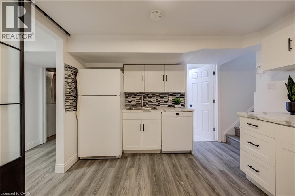 85 Foxhunt Road, Waterloo, ON - Indoor Photo Showing Kitchen