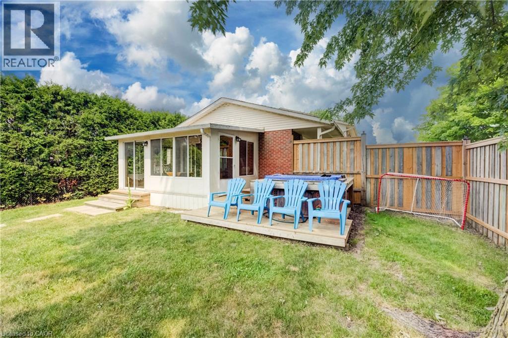 85 Foxhunt Road, Waterloo, ON - Outdoor