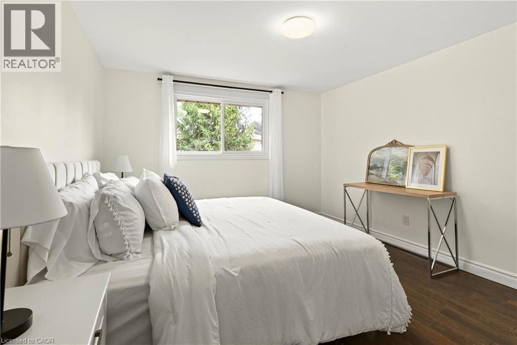 85 Lavina Crescent, Hamilton, ON - Indoor Photo Showing Bedroom