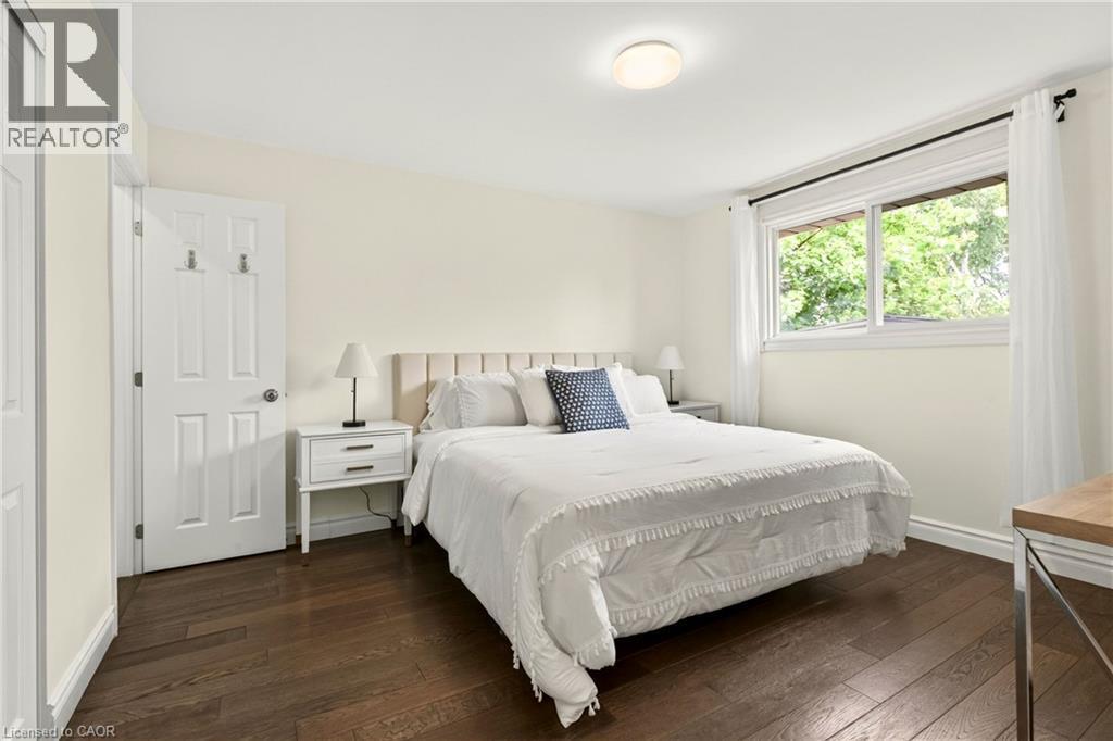 85 Lavina Crescent, Hamilton, ON - Indoor Photo Showing Bedroom
