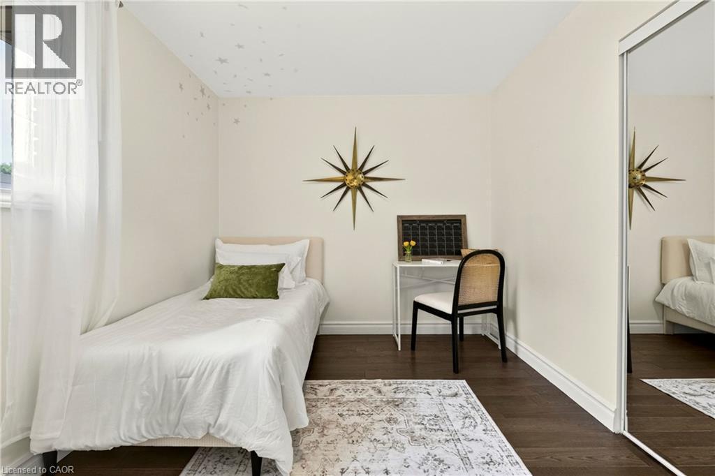 85 Lavina Crescent, Hamilton, ON - Indoor Photo Showing Bedroom