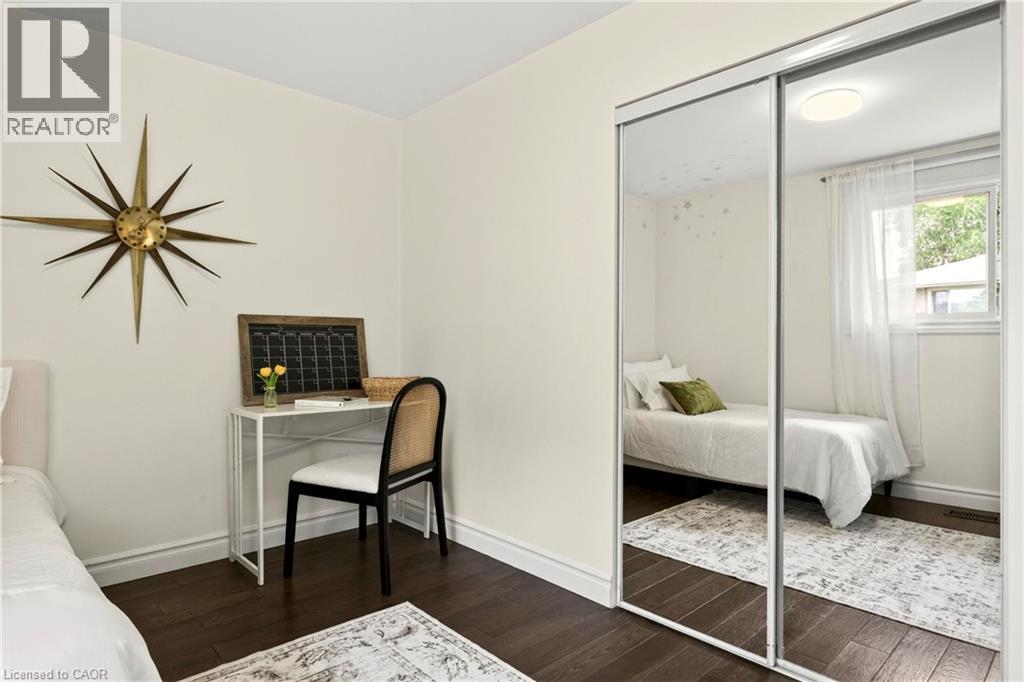 85 Lavina Crescent, Hamilton, ON - Indoor Photo Showing Bedroom