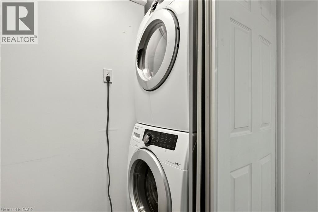 85 Lavina Crescent, Hamilton, ON - Indoor Photo Showing Laundry Room