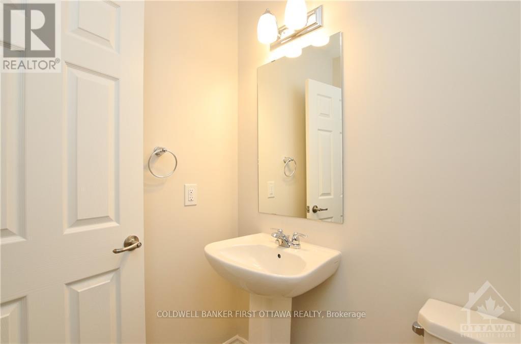 Imported from oreb - 236 Atima Circle, Ottawa, ON - Indoor Photo Showing Bathroom