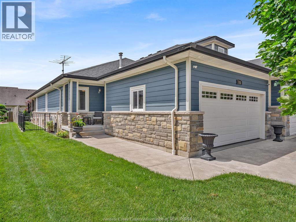 2425 Skinner, Lasalle, ON - Outdoor