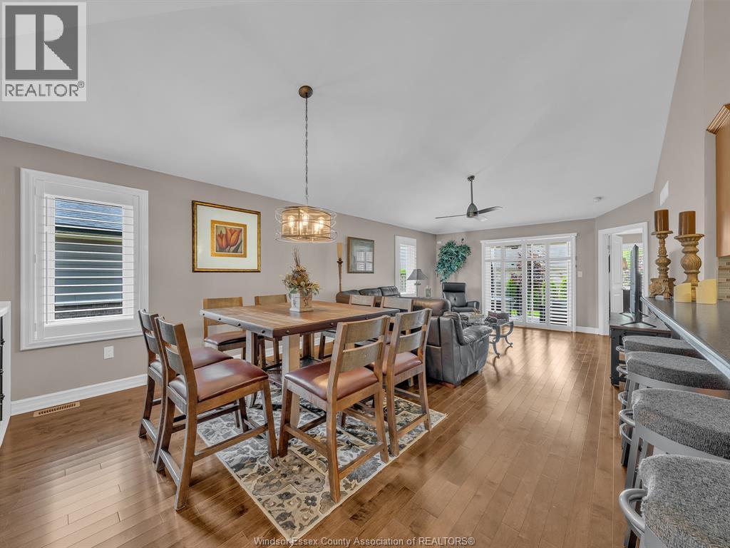 2425 Skinner, Lasalle, ON - Indoor Photo Showing Dining Room