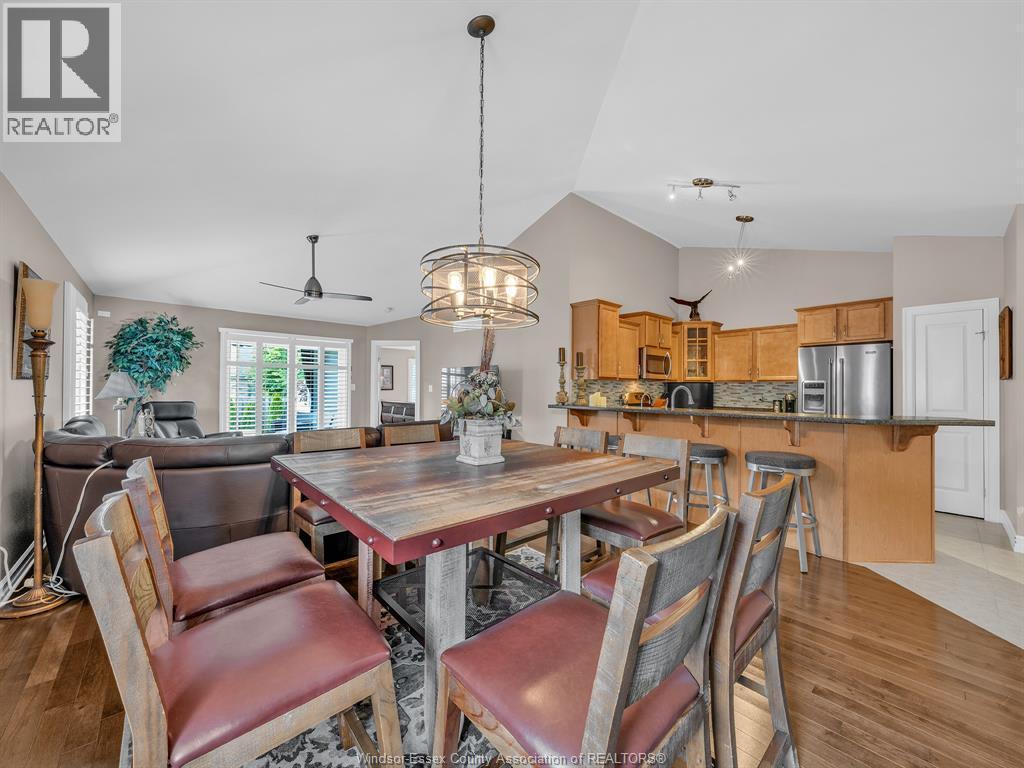 2425 Skinner, Lasalle, ON - Indoor Photo Showing Dining Room