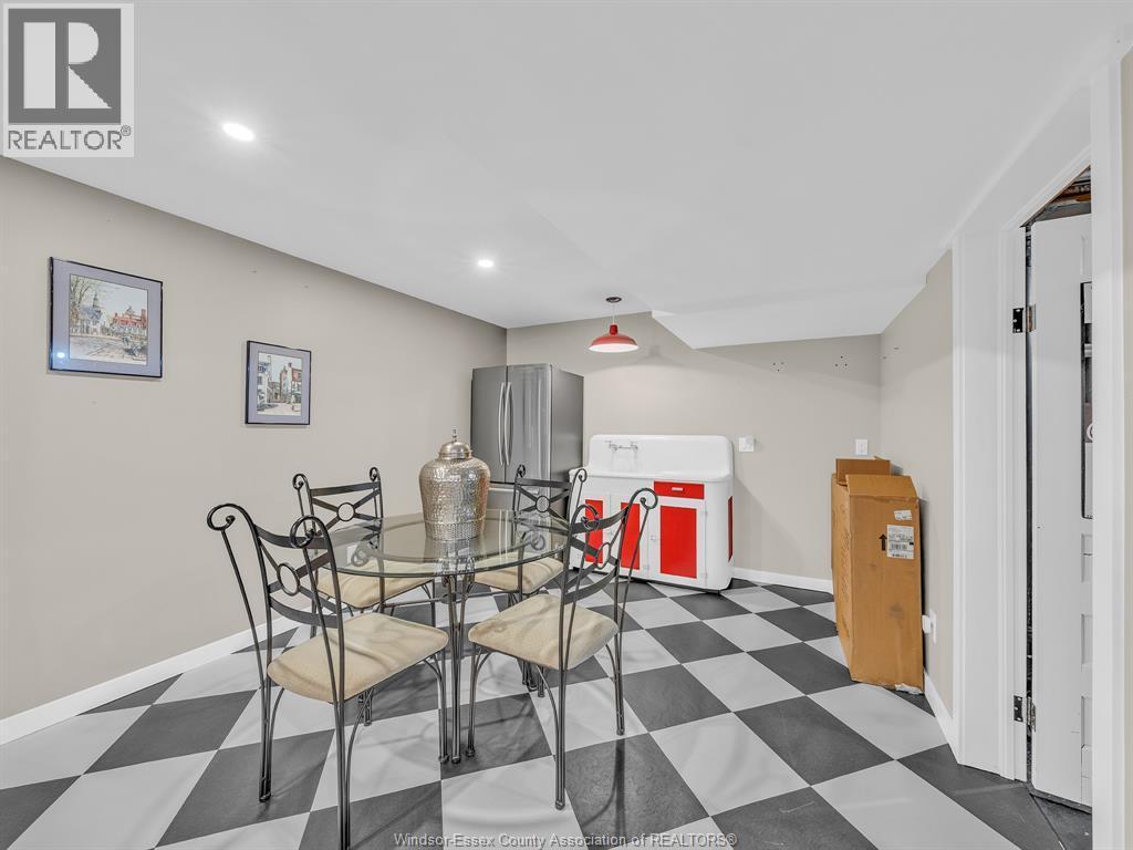 2425 Skinner, Lasalle, ON - Indoor