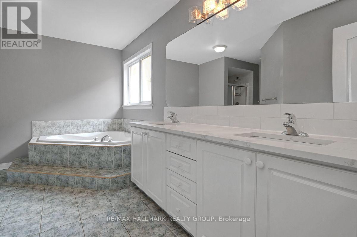 55 Maple Stand Way, Ottawa, ON - Indoor Photo Showing Bathroom