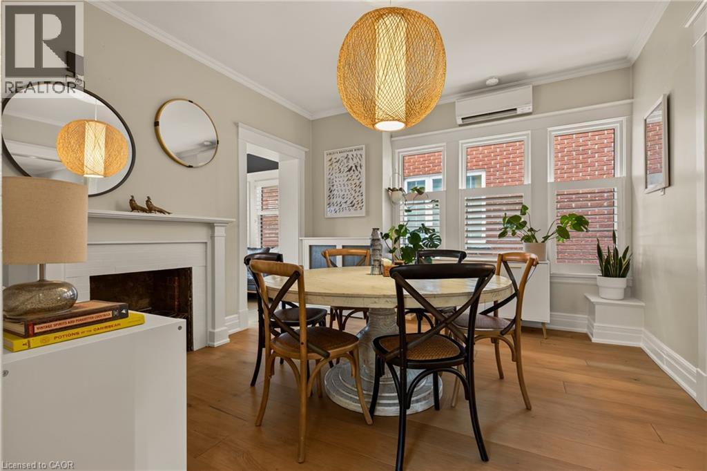 61 Mountain Avenue, Hamilton, ON - Indoor Photo Showing Dining Room