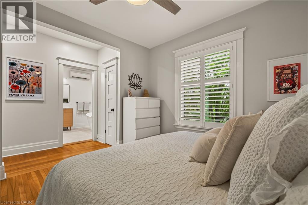 61 Mountain Avenue, Hamilton, ON - Indoor Photo Showing Bedroom