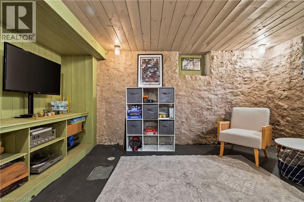61 Mountain Avenue, Hamilton, ON - Photo Showing Other Room
