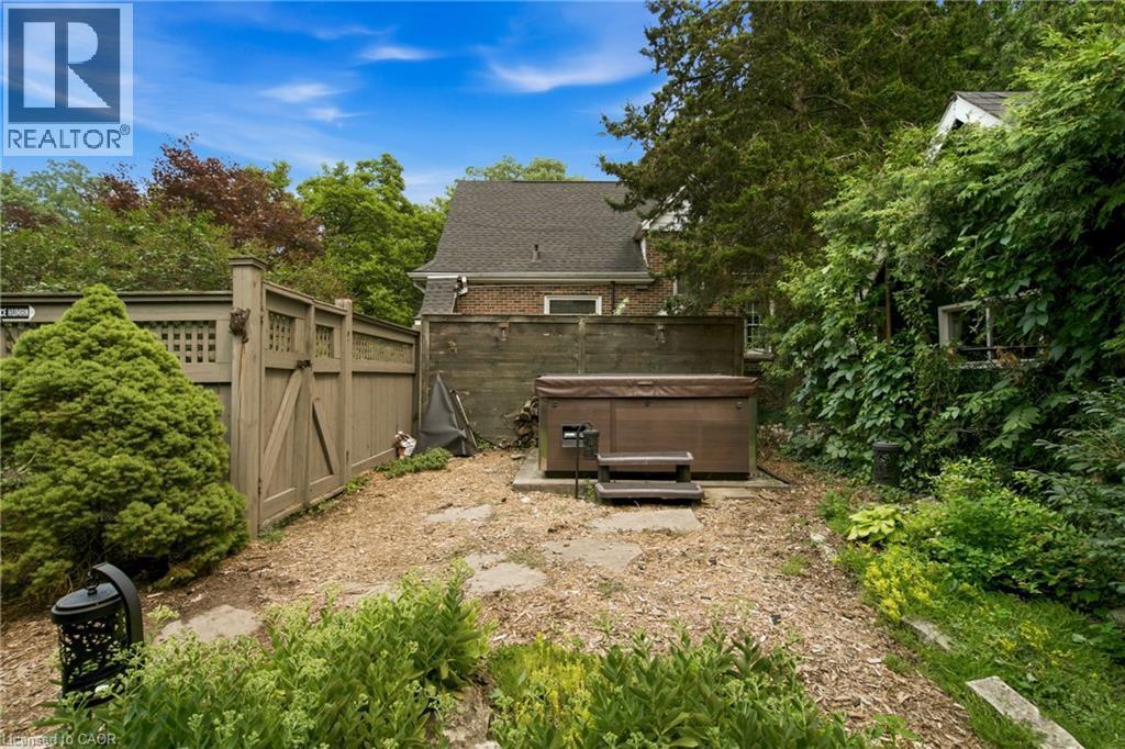 61 Mountain Avenue, Hamilton, ON - Outdoor