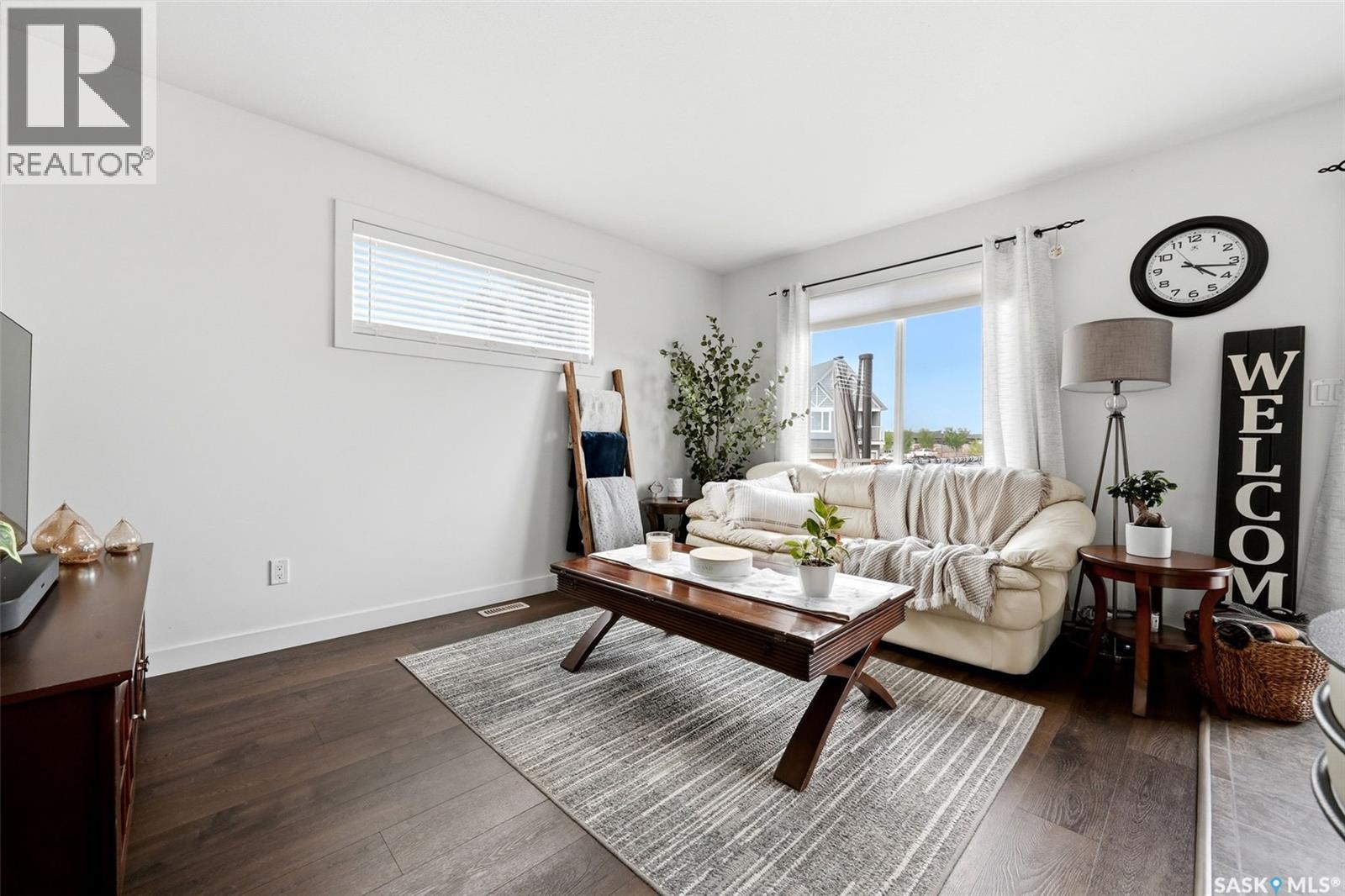 4550 Green Poplar Lane, Regina, SK - Indoor Photo Showing Living Room