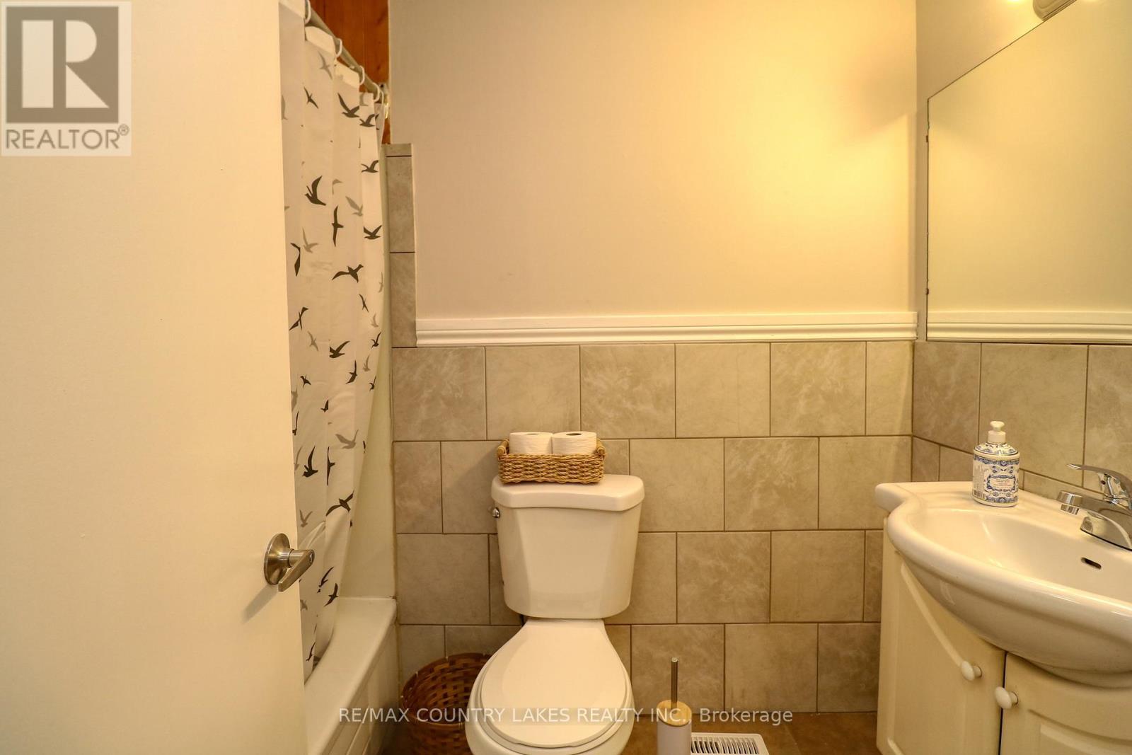 25035/7 Maple Beach Road, Brock, ON - Indoor Photo Showing Bathroom