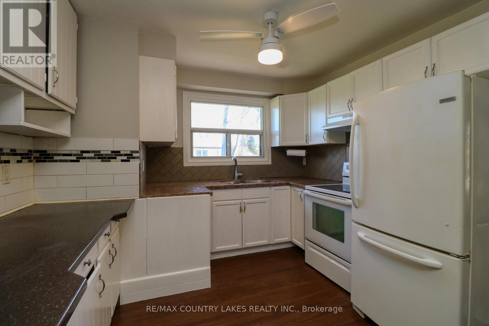 25035/7 Maple Beach Road, Brock, ON - Indoor Photo Showing Kitchen With Double Sink
