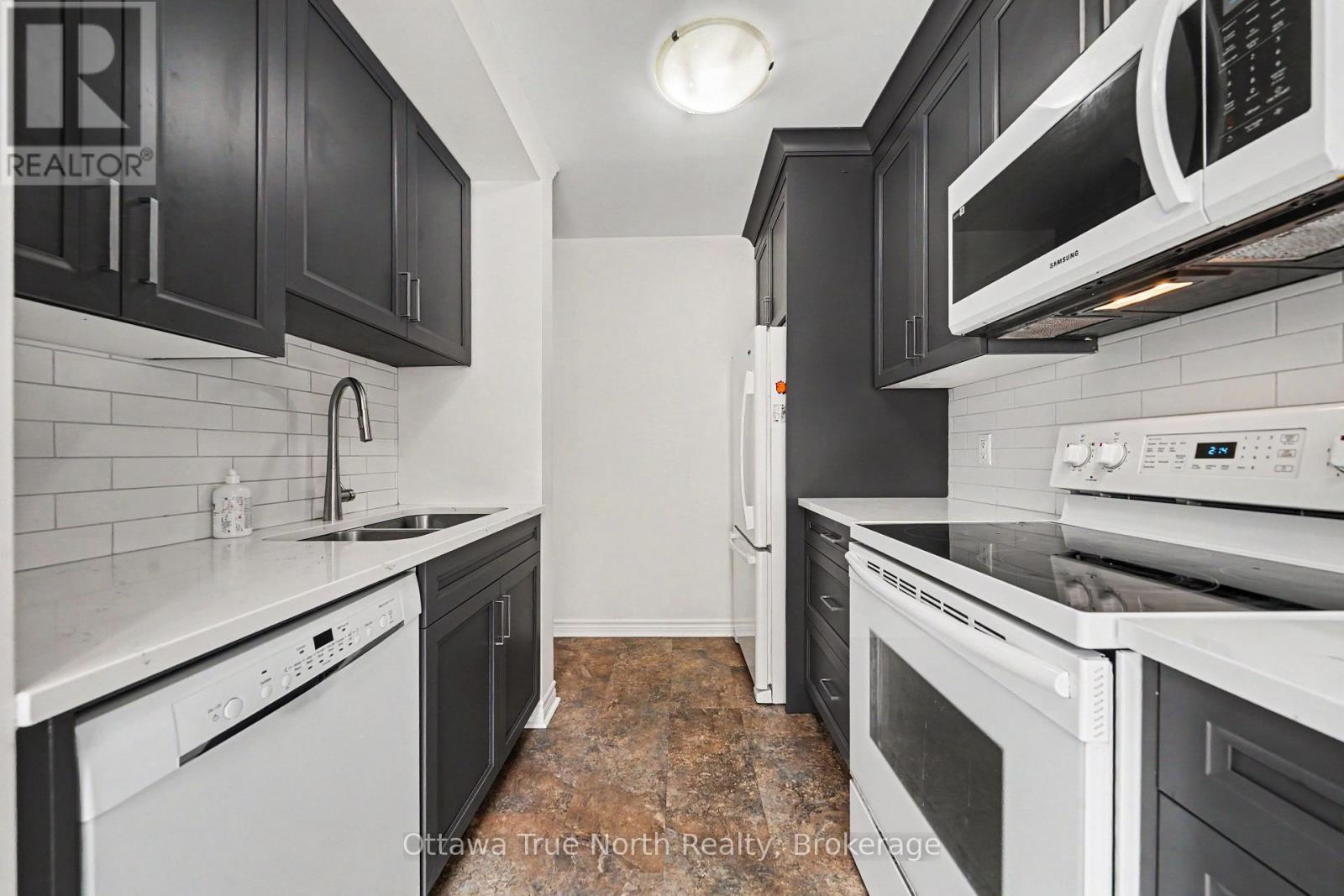 78 Redpath Drive, Ottawa, ON - Indoor Photo Showing Kitchen With Double Sink