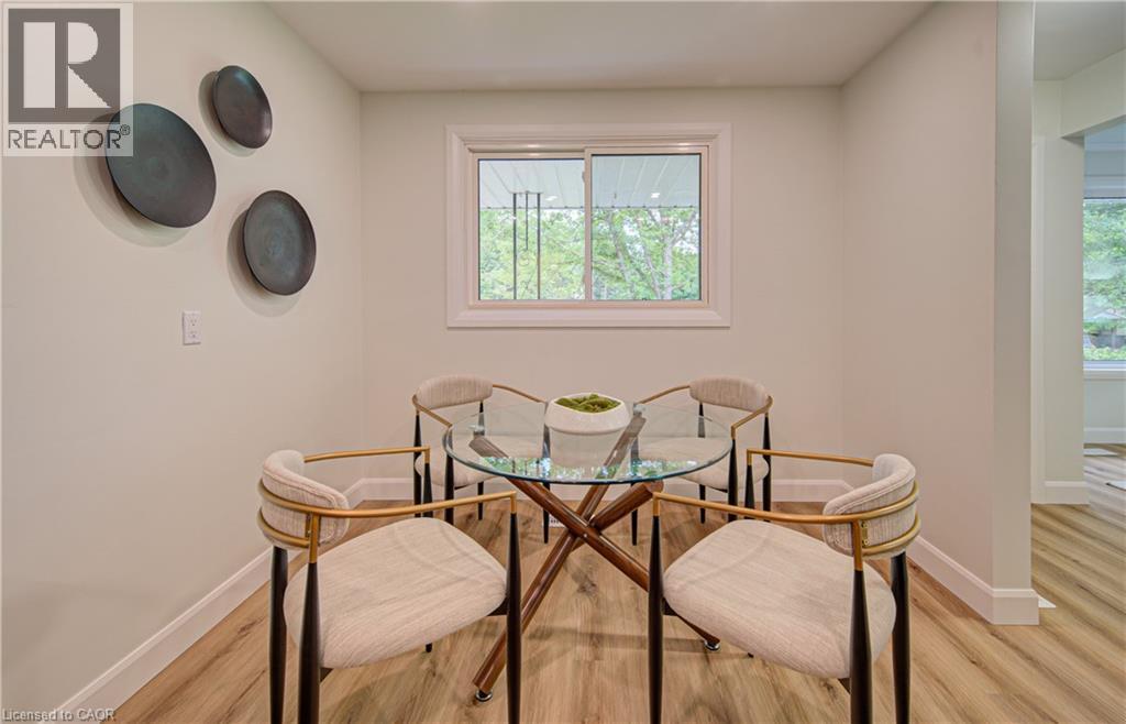 163 Lynnbrook Crescent, Waterloo, ON - Indoor Photo Showing Dining Room