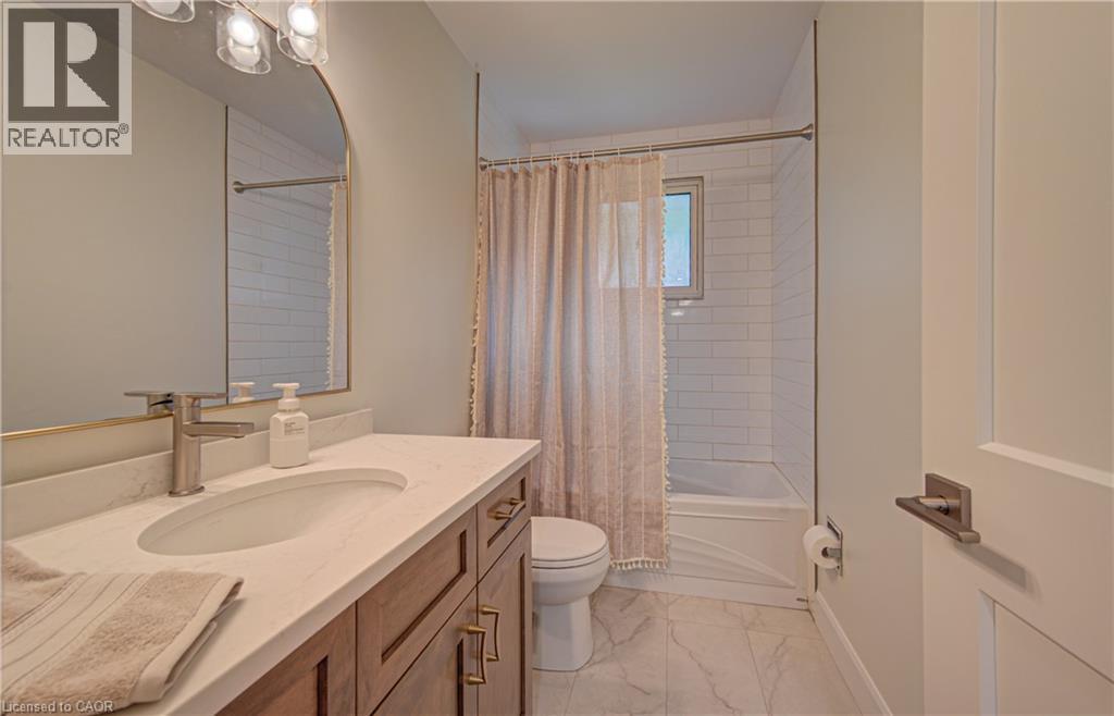 163 Lynnbrook Crescent, Waterloo, ON - Indoor Photo Showing Bathroom