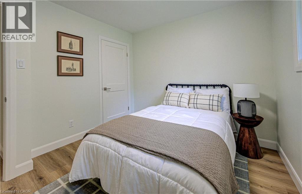 163 Lynnbrook Crescent, Waterloo, ON - Indoor Photo Showing Bedroom