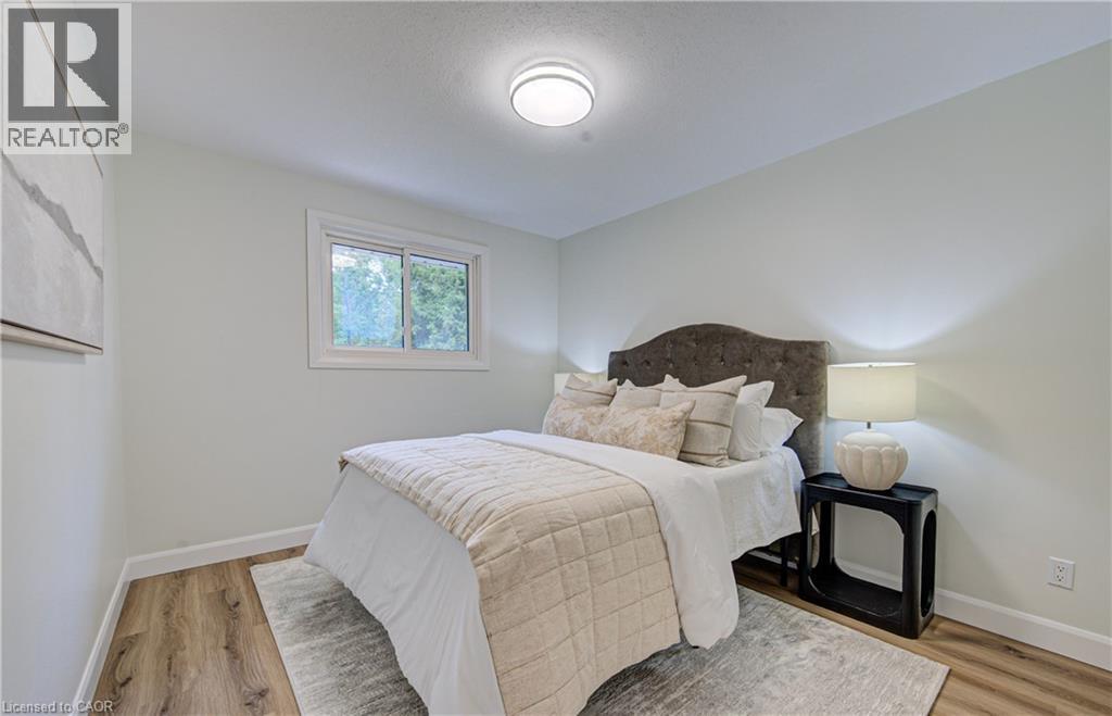 163 Lynnbrook Crescent, Waterloo, ON - Indoor Photo Showing Bedroom