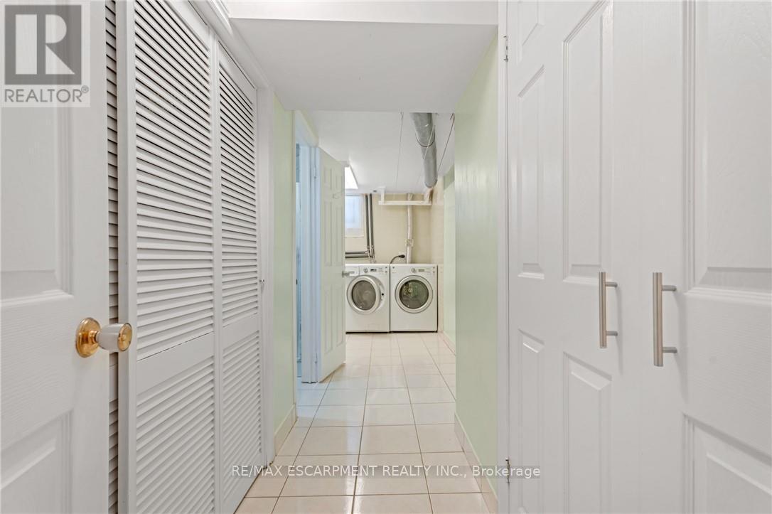 36 Skylark Drive, Hamilton, ON - Indoor Photo Showing Laundry Room