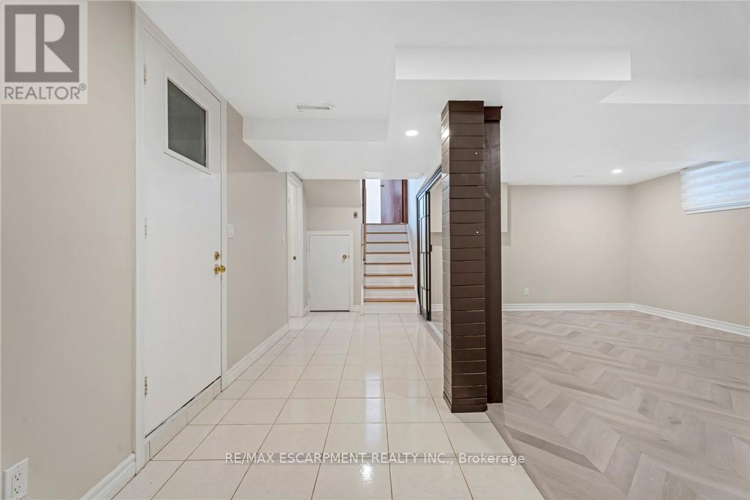 36 Skylark Drive, Hamilton, ON - Indoor Photo Showing Other Room