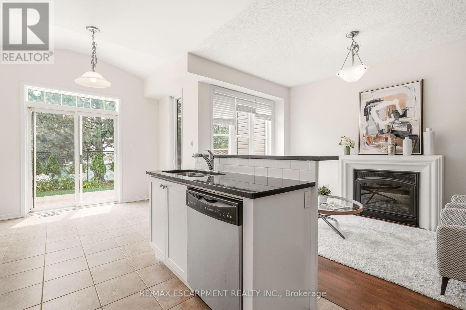 215 Nisbet Boulevard, Hamilton, ON - Indoor With Fireplace