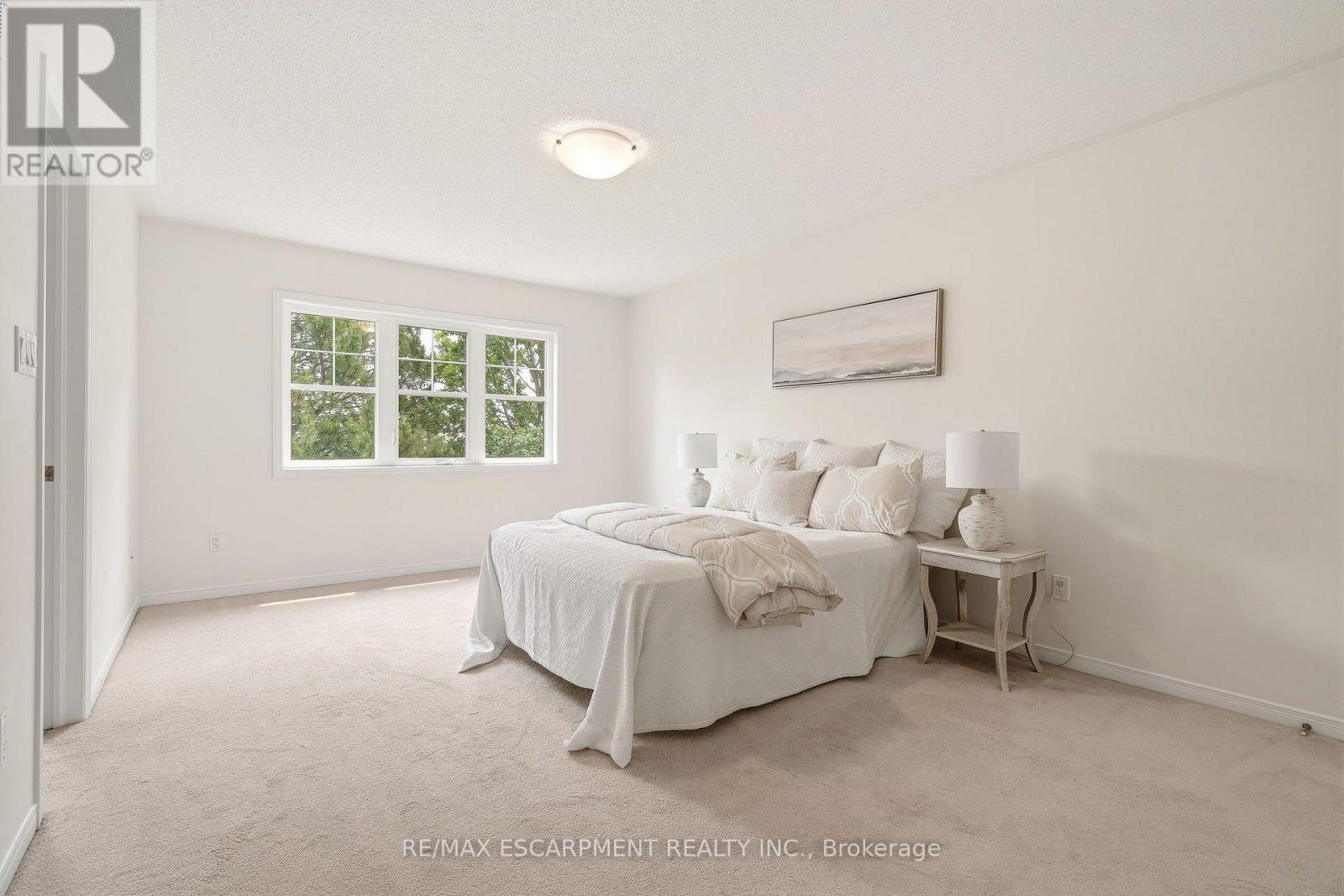 215 Nisbet Boulevard, Hamilton, ON - Indoor Photo Showing Bedroom