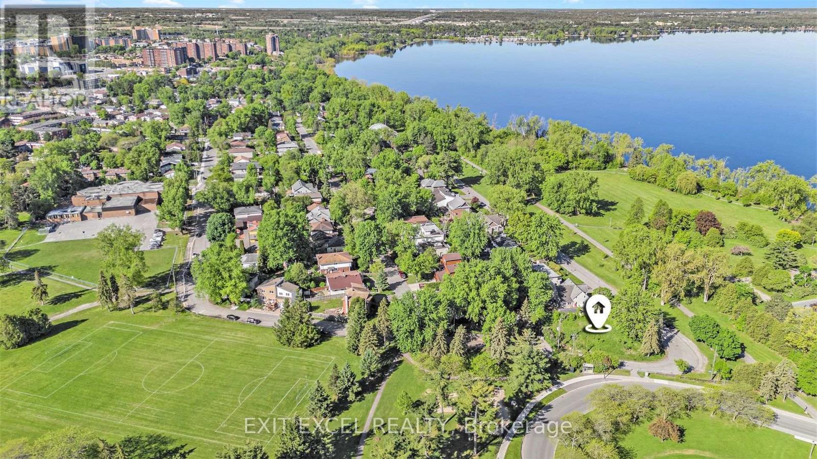 Park view - 38 Farrow Street, Ottawa, ON