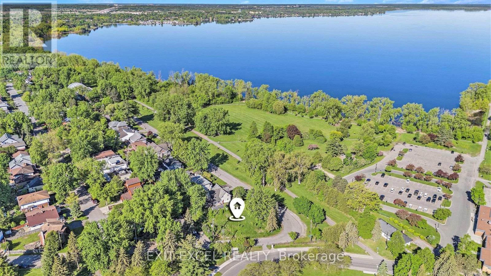 Steps to Ottawa River - 38 Farrow Street, Ottawa, ON