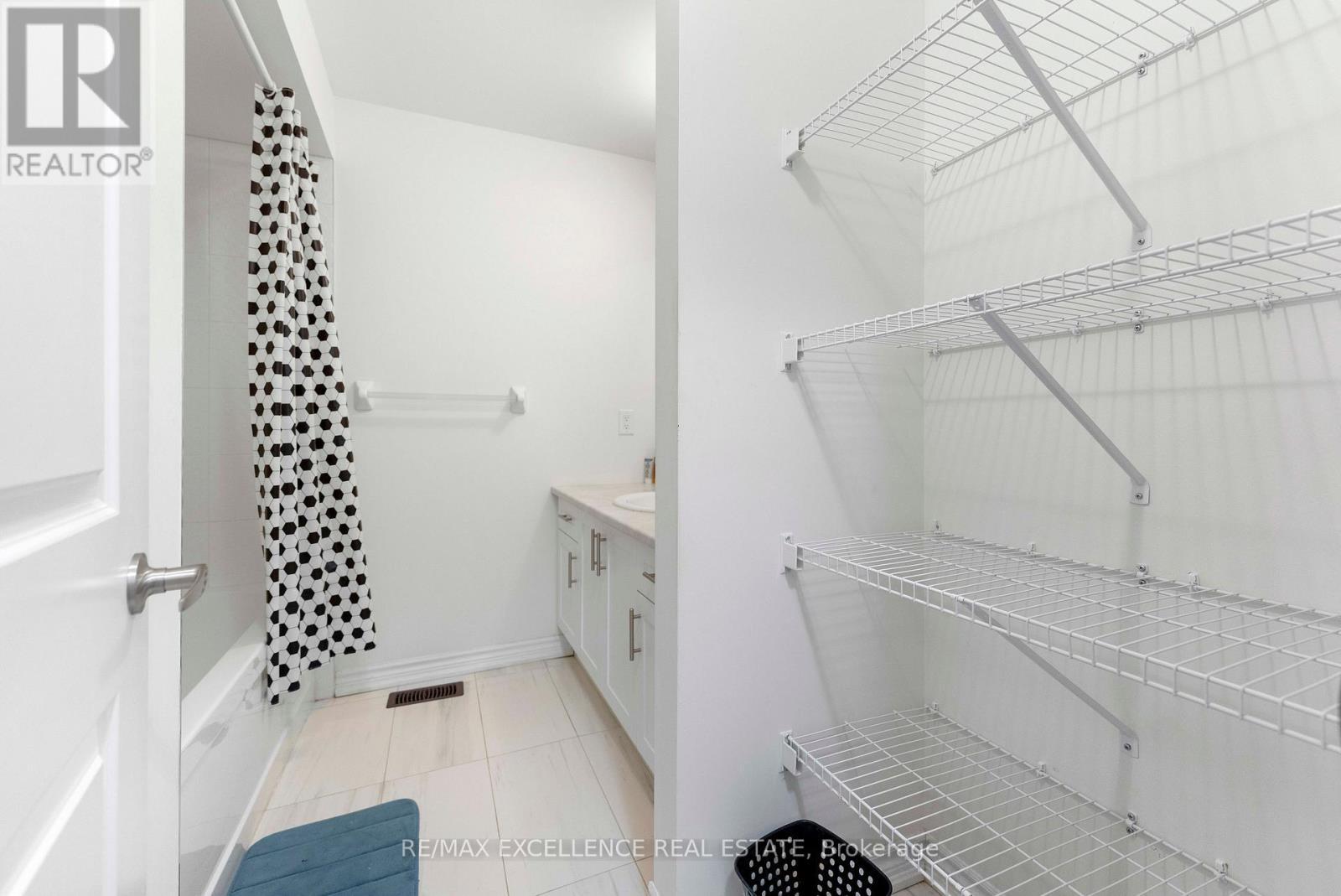138 Winters Way, Shelburne, ON - Indoor With Storage