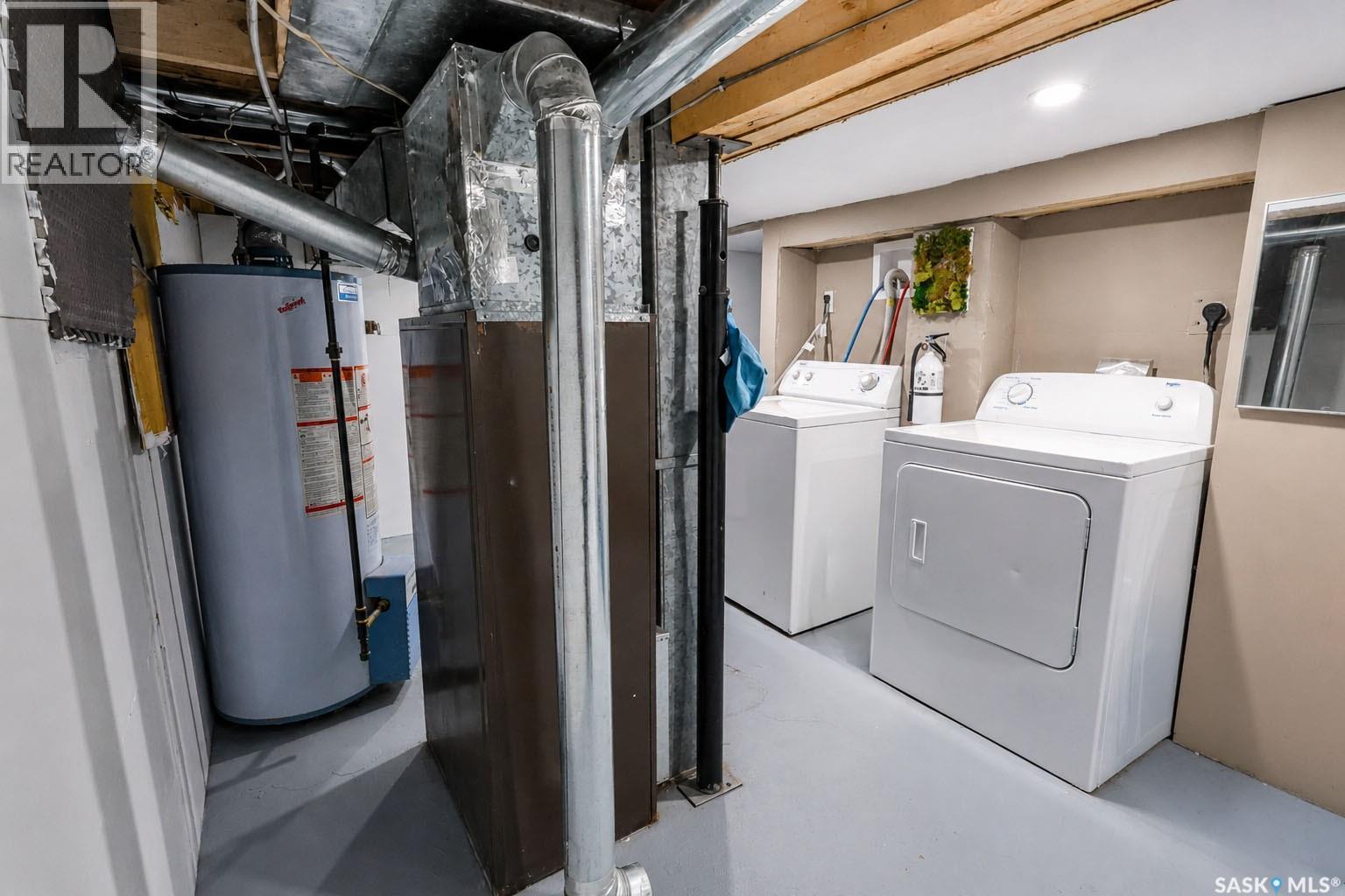 748 5Th Street E, Prince Albert, SK - Indoor Photo Showing Laundry Room