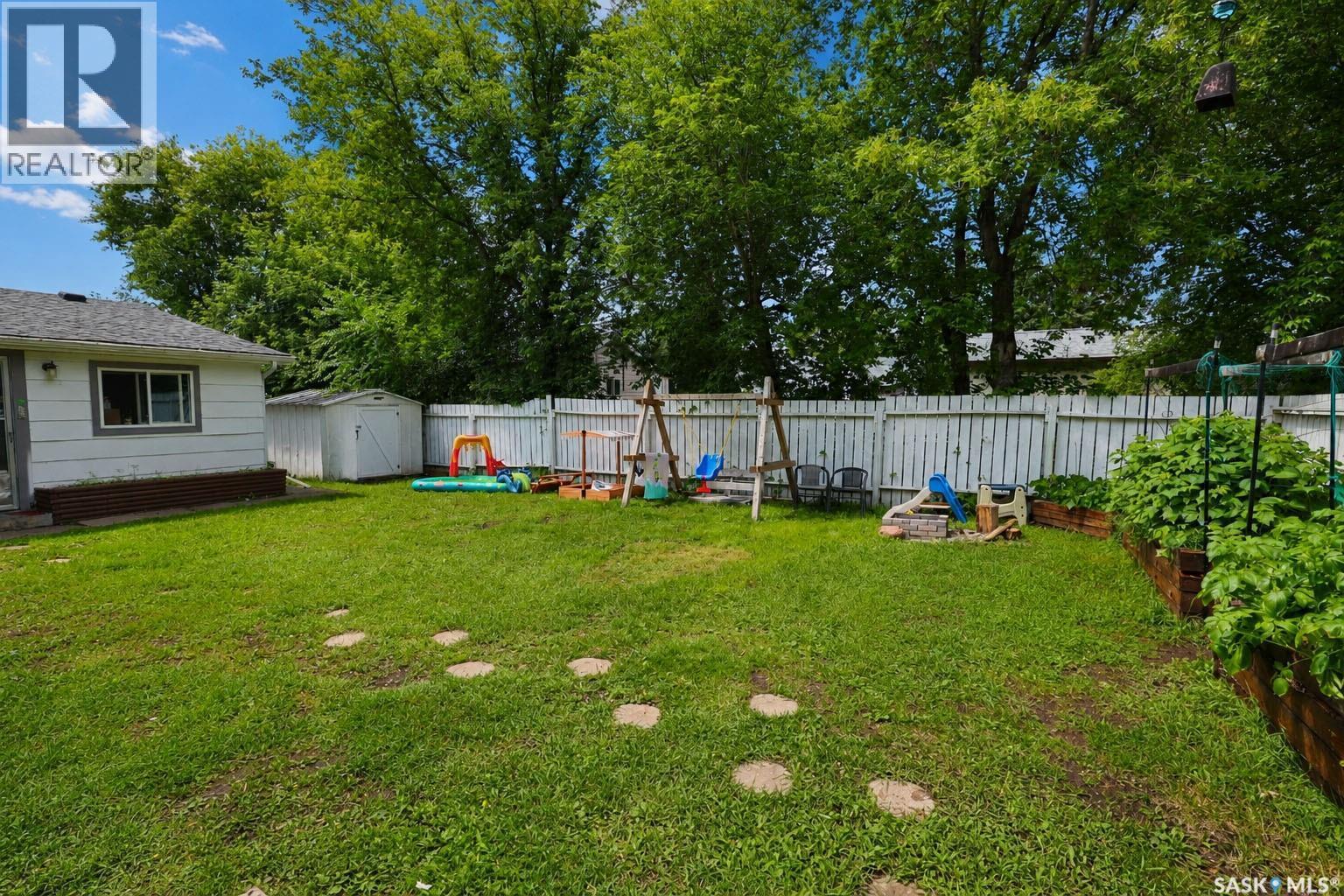 748 5Th Street E, Prince Albert, SK - Outdoor With Backyard