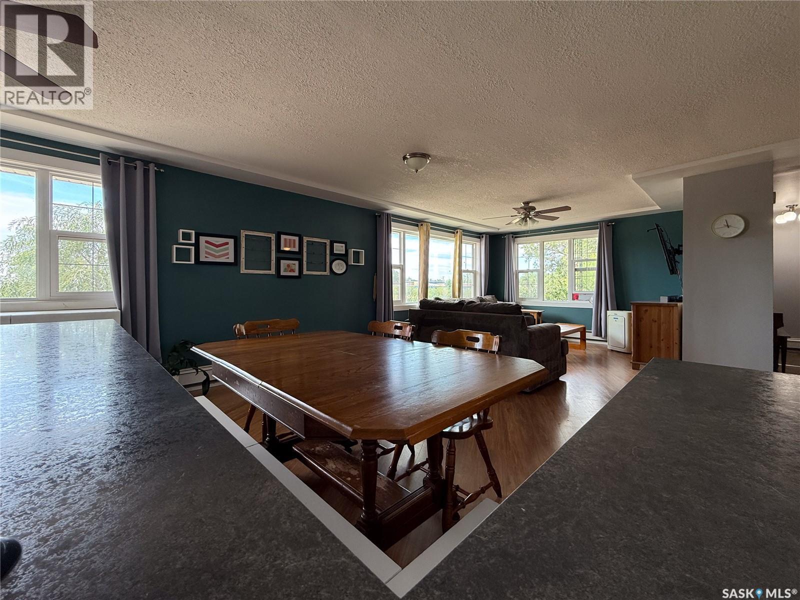 223 2Nd Avenue E, Frontier, SK - Indoor Photo Showing Other Room