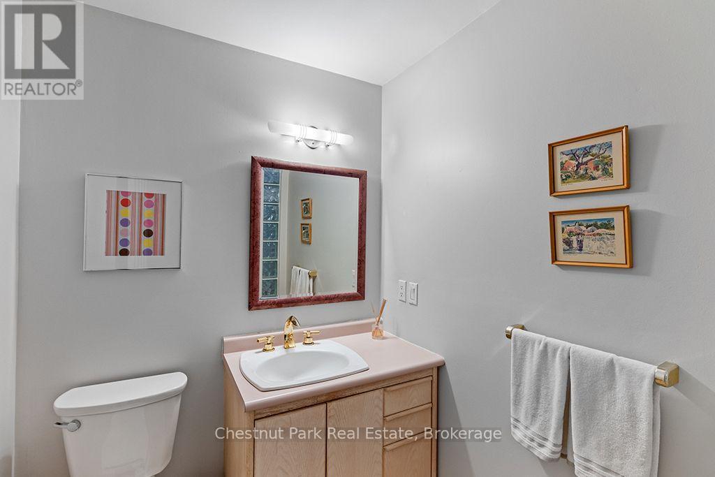 403123 Grey 4 Road, West Grey, ON - Indoor Photo Showing Bathroom