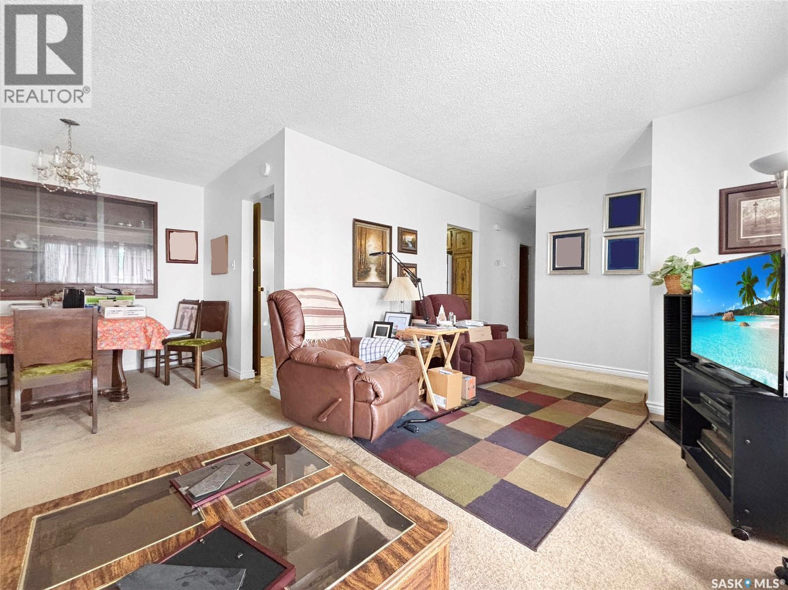 2510 Tomlinson Crescent, Saskatoon, SK - Indoor Photo Showing Living Room