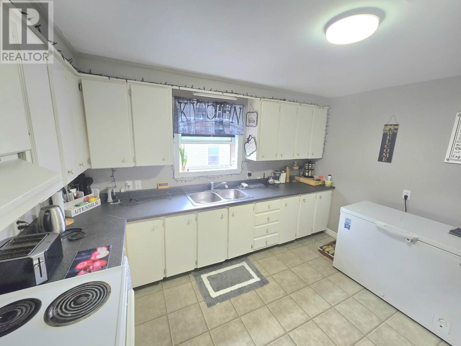 1 Stanley Avenue, Bishop'S Falls, NL