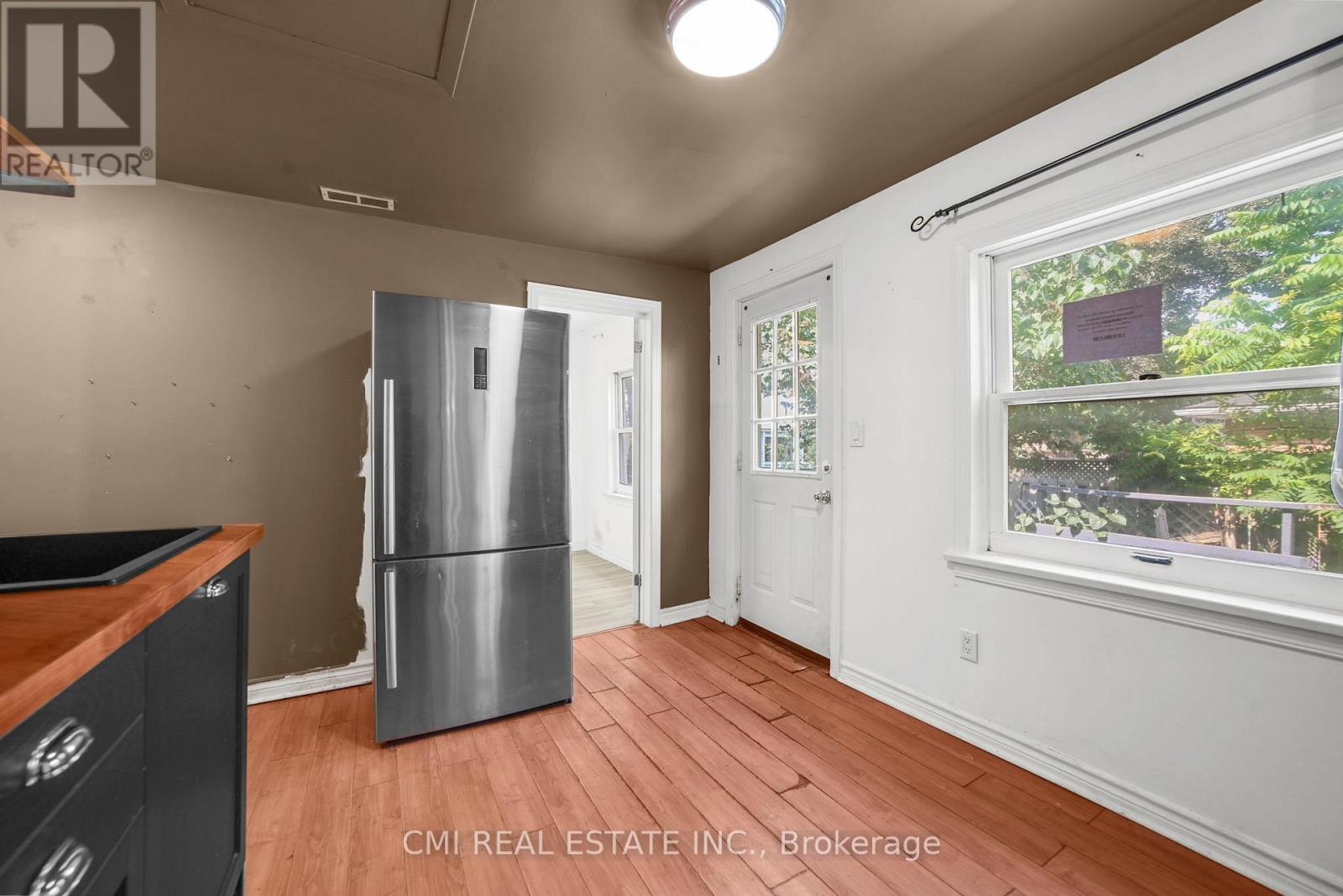 120 Second Avenue E, Shelburne, ON - Indoor