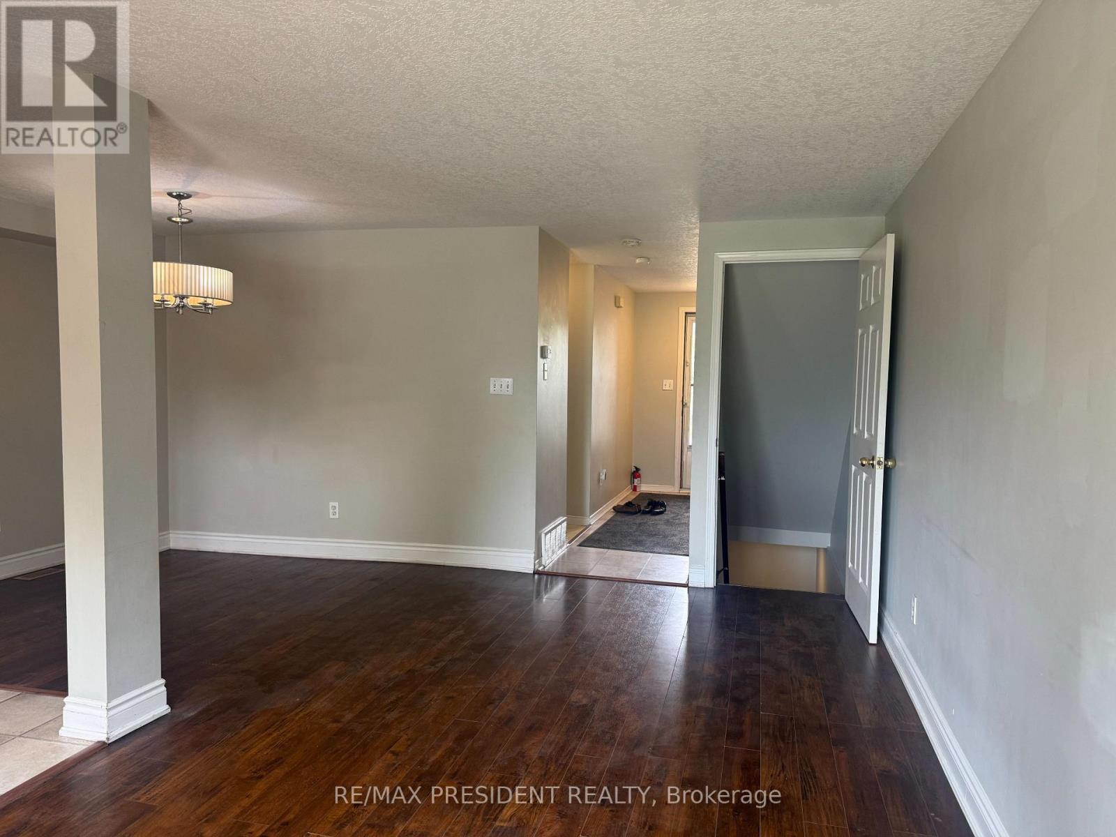 135 Activa Avenue, Kitchener, ON - Indoor Photo Showing Other Room