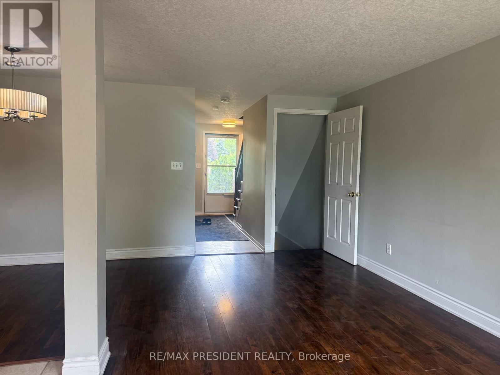 135 Activa Avenue, Kitchener, ON - Indoor Photo Showing Other Room