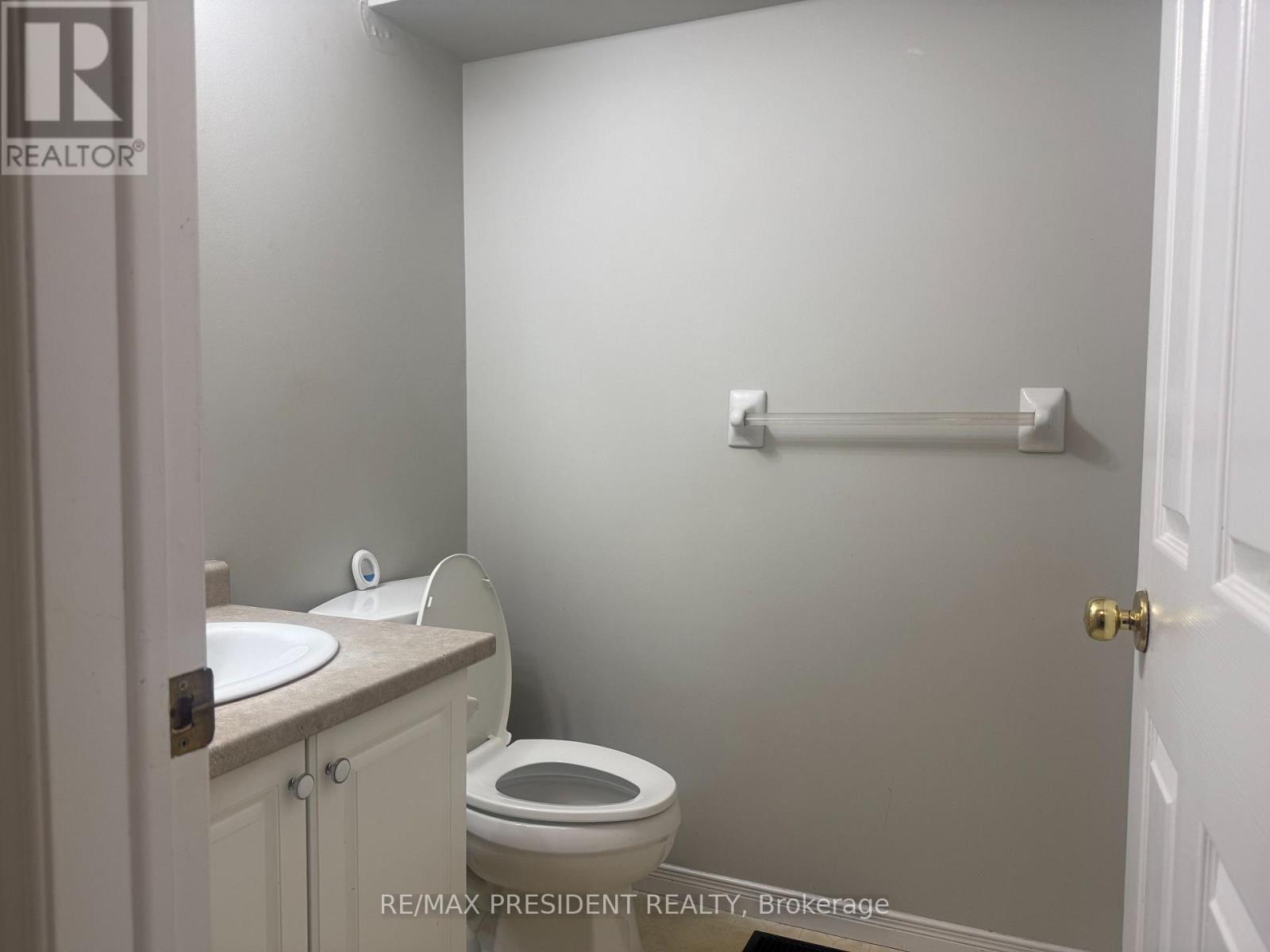 135 Activa Avenue, Kitchener, ON - Indoor Photo Showing Bathroom