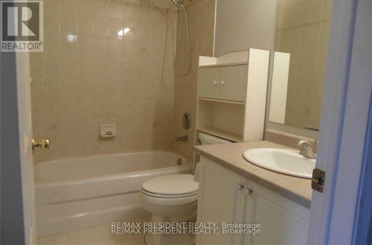 135 Activa Avenue, Kitchener, ON - Indoor Photo Showing Bathroom
