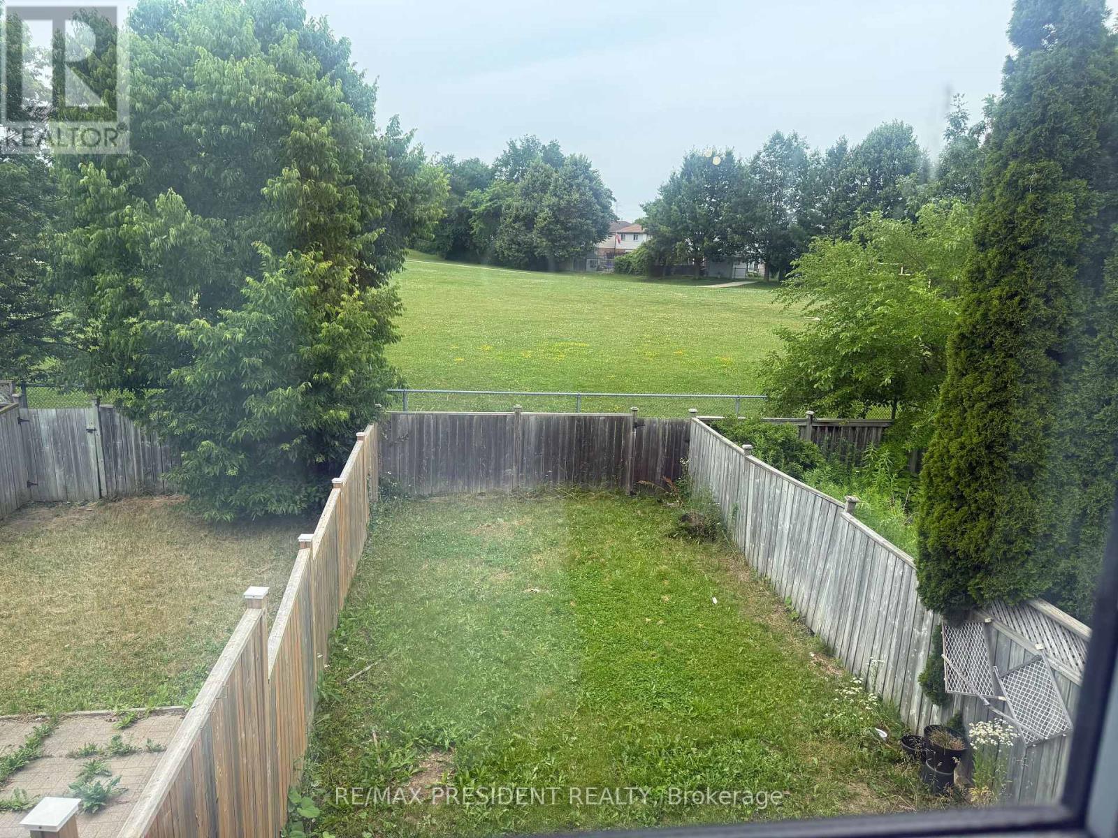 135 Activa Avenue, Kitchener, ON - Outdoor