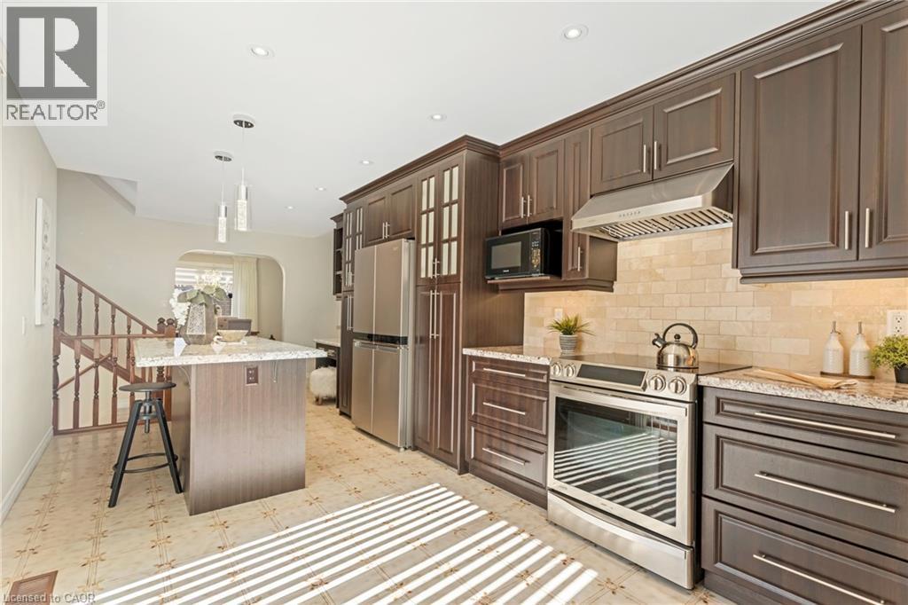 36 Skylark Drive, Hamilton, ON - Indoor Photo Showing Kitchen With Upgraded Kitchen