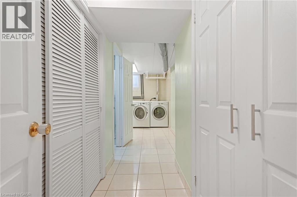 36 Skylark Drive, Hamilton, ON - Indoor Photo Showing Laundry Room