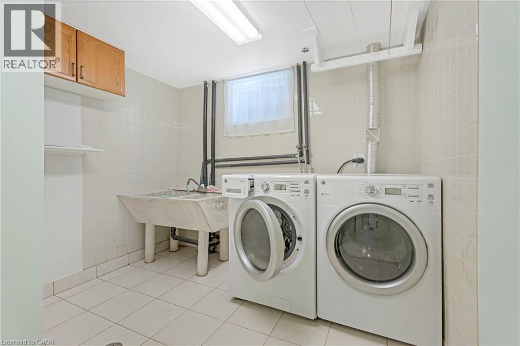 36 Skylark Drive, Hamilton, ON - Indoor Photo Showing Laundry Room