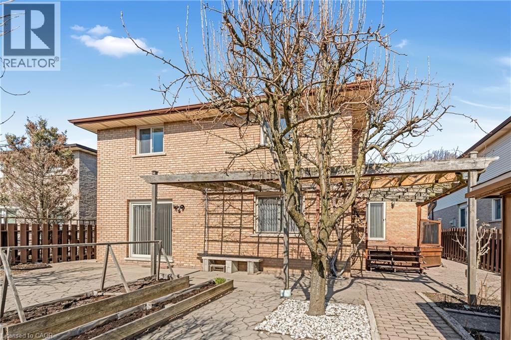 36 Skylark Drive, Hamilton, ON - Outdoor